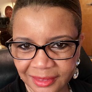 Meet your Posher, Loretta